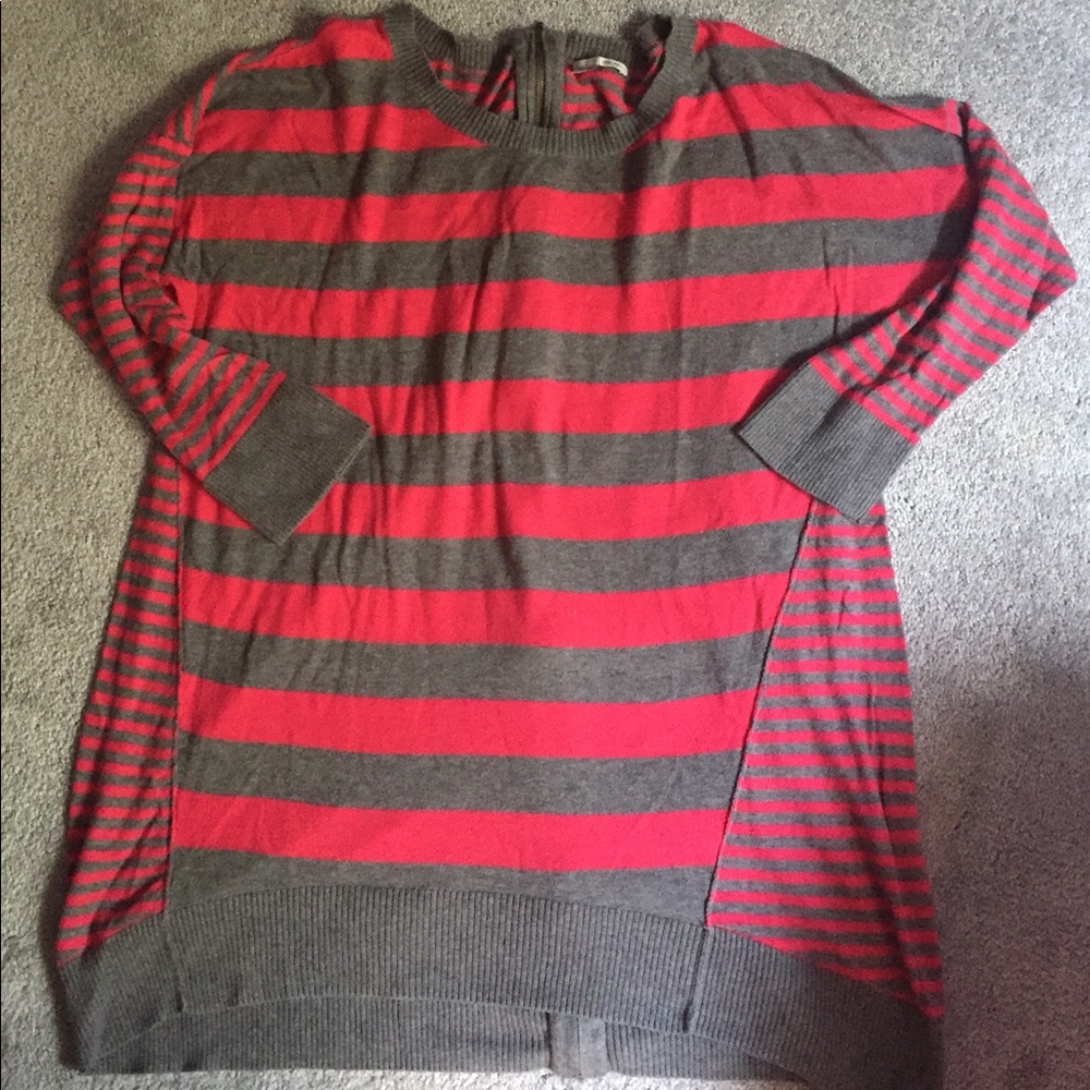 Sweater with 1/4 sleeves